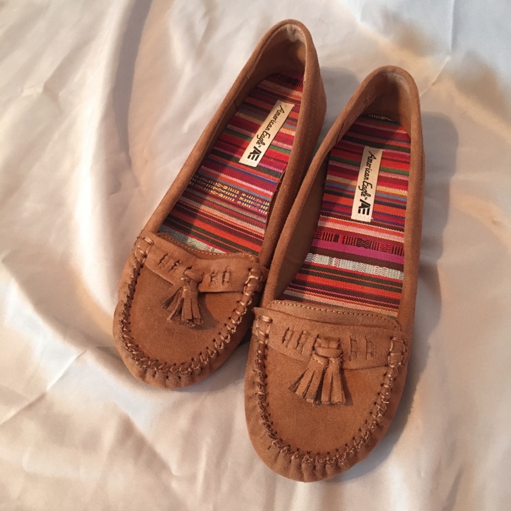 American Eagle brown shoes